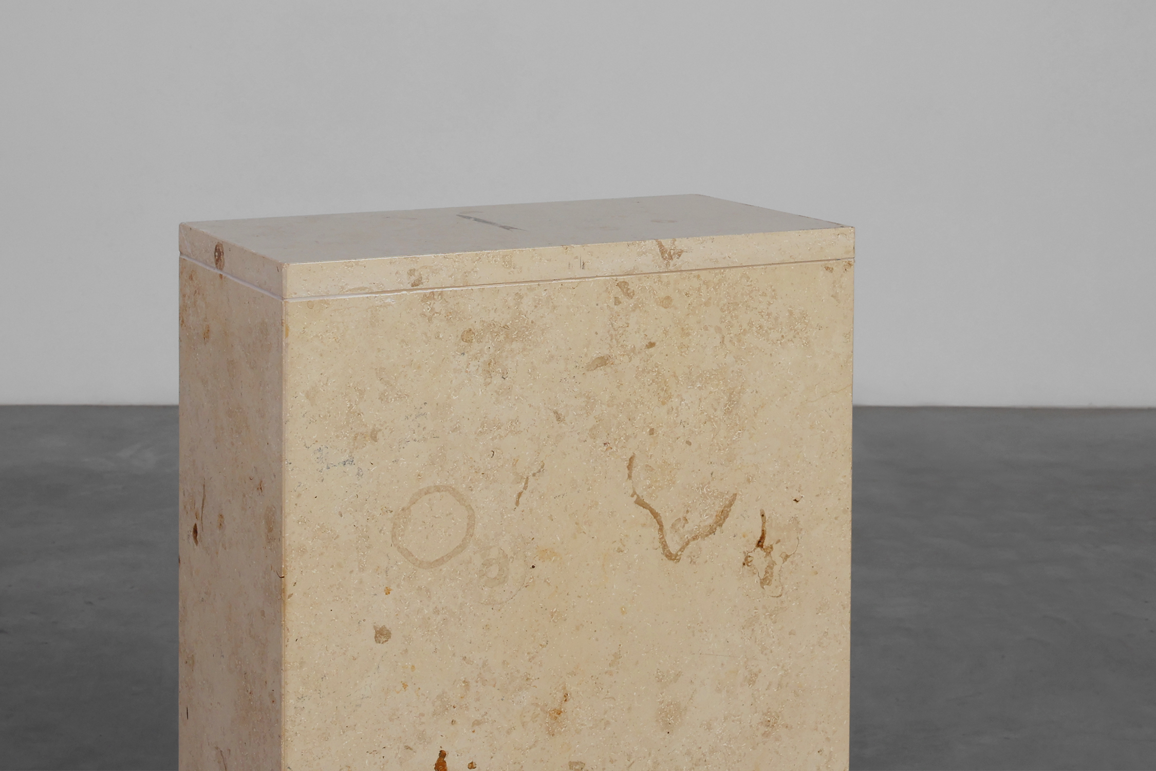 Mid-Century Italian Travertine Console, 1980sthumbnail